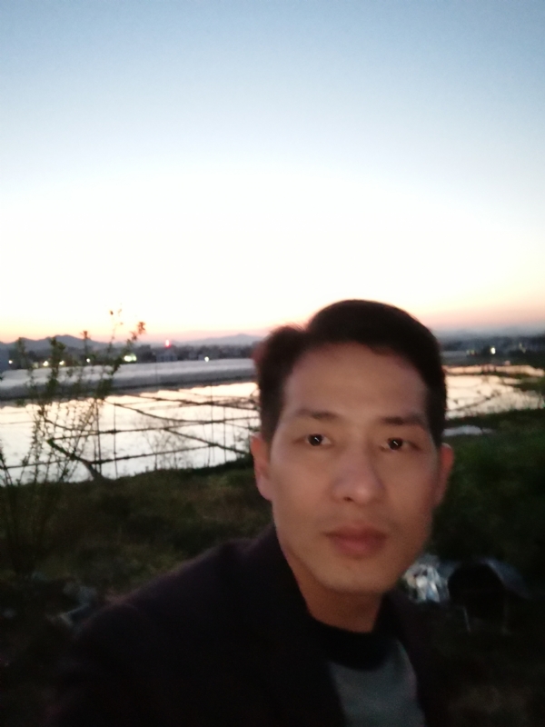 不忘初心的第一张照片--东山交友网