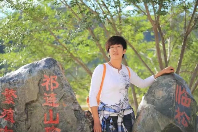 弱水河边青春草的第一张照片--东山交友网