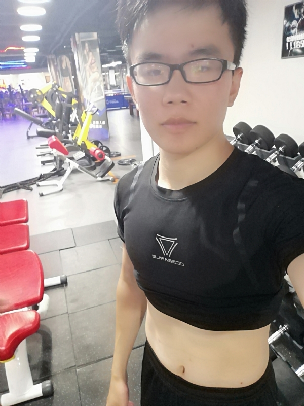 石榴裙下的第一张照片--东山交友网