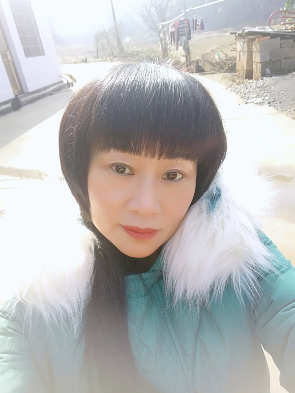 金鱼儿的第一张照片--东山交友网