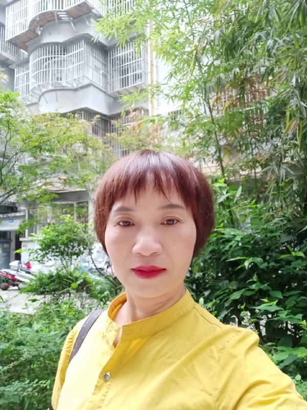 小瓶子的第二张照片--东山交友网