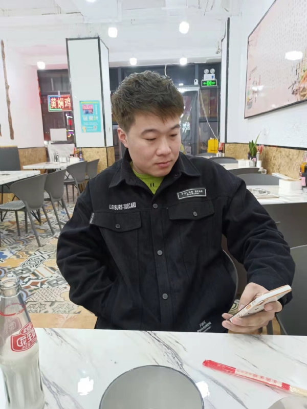 HF的第一张照片--东山交友网