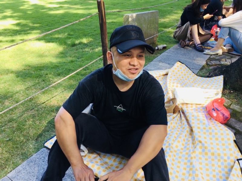 好大一颗石头的第一张照片--东山交友网