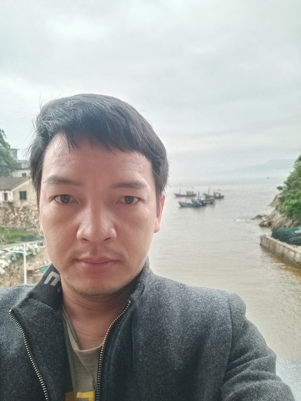 啊亮的第一张照片--东山交友网