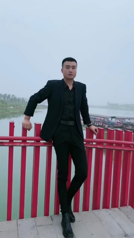 Albert的第一张照片--东山交友网