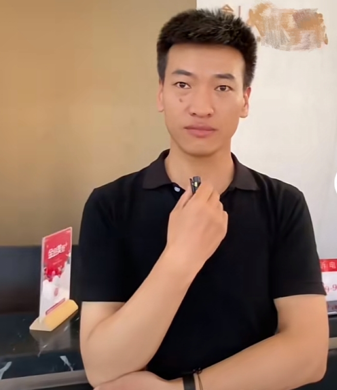 一杯梁白开的第一张照片--东山交友网