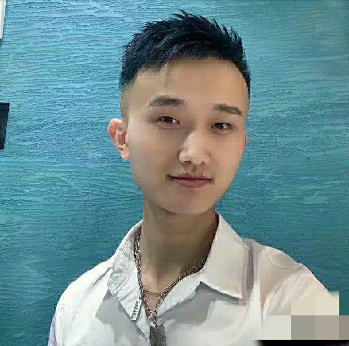 小哥哥的第一张照片--东山交友网