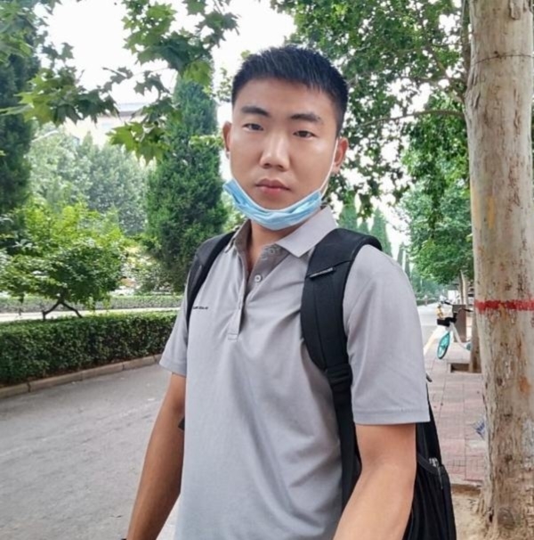 90年男征婚的第一张照片--东山交友网